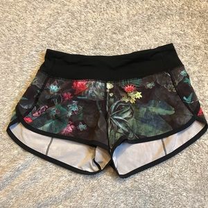 Lululemon Speed-Up Short Jungle Print Size 2